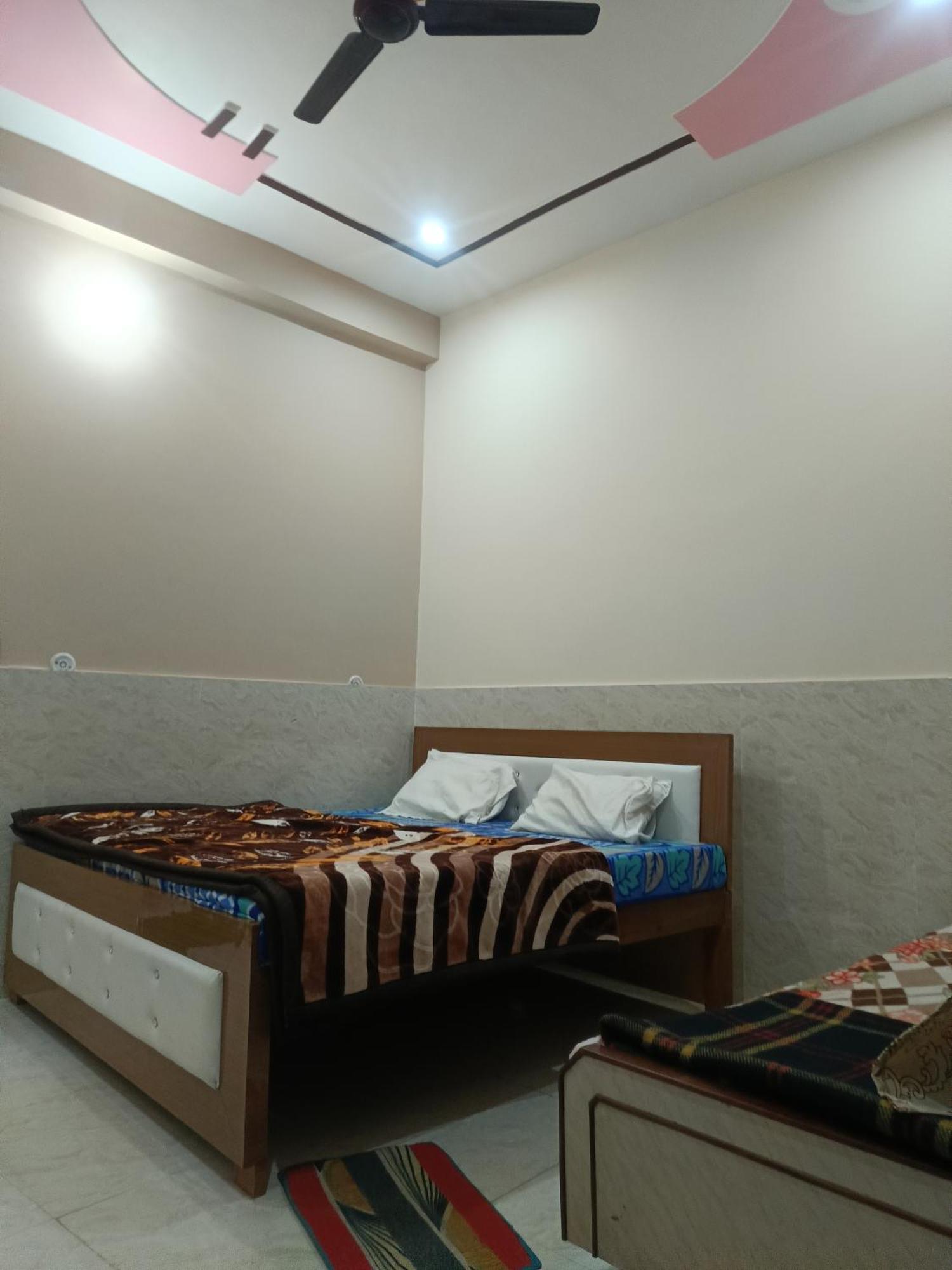 Shree Hari Guest House Ayodhya Exterior photo